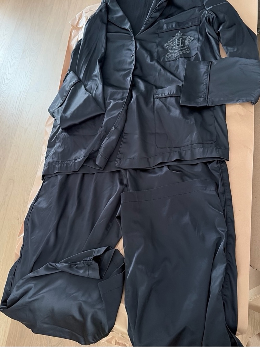 SKIMS hotel Collection Pajamas size XS, black